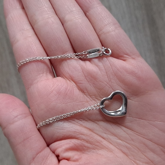 Authentic Tiffany & Co. Elsa Peretti heart necklace - Picture 10 of 13